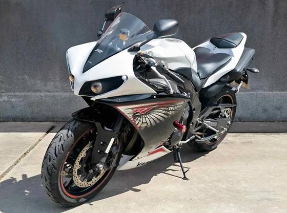 YAMAHA YZF R1 